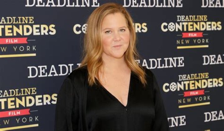 Amy Schumer Net Worth, Age, Height, Weight, Family, Wiki 2024
