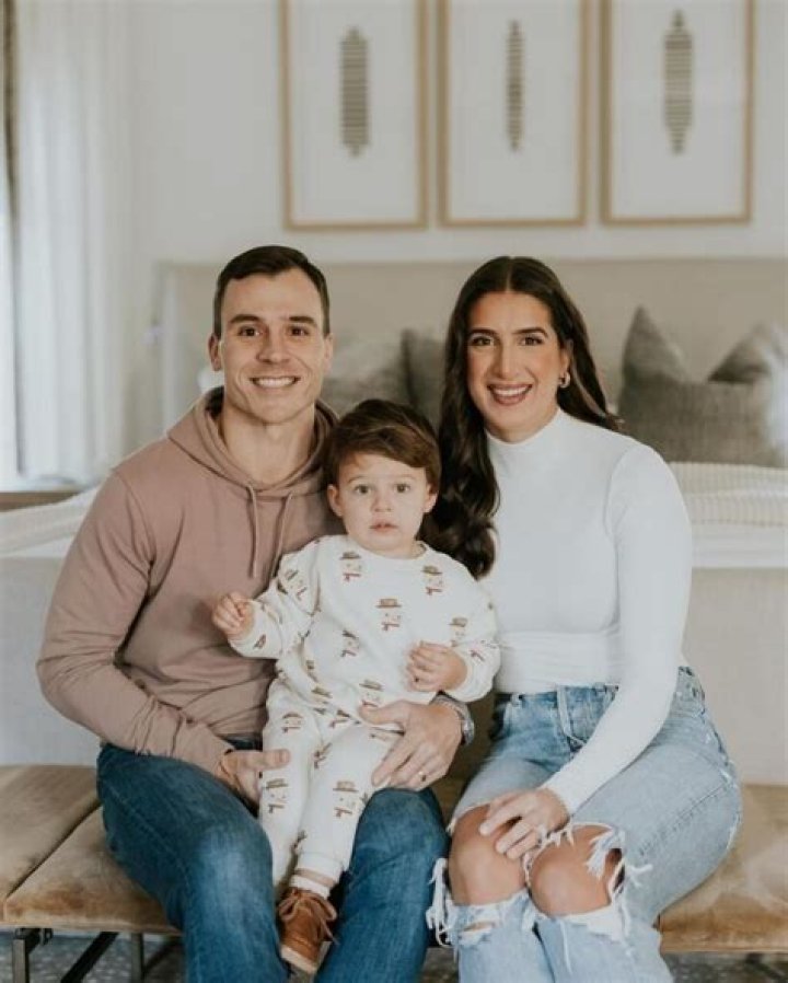 Angel Blue Net Worth, Age, Height, Husband, Family, Wiki 2024