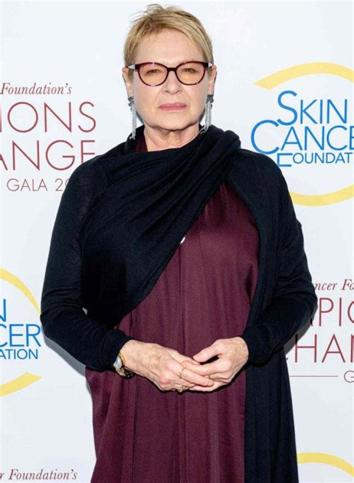 Dianne Wiest Net Worth, Age, Height, Weight, Family, Wiki 2024