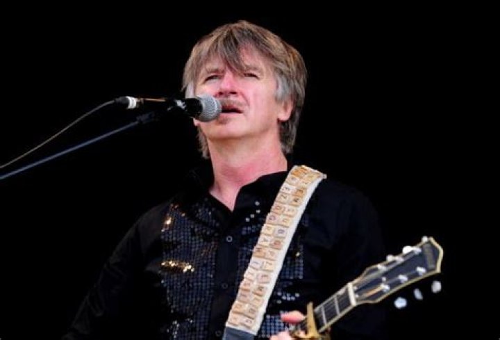 Neil Finn Net Worth, Age, Height, Weight, Family, Wiki 2024